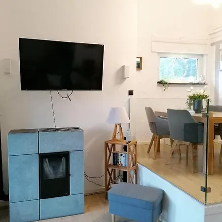 Semesterbostad Eifelhaeuschen Am Biersdorf